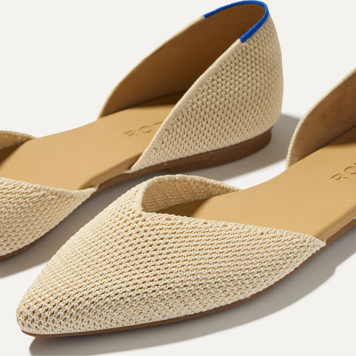 The D'Orsay Point in Conch Raffia-Knit | Rothys Women