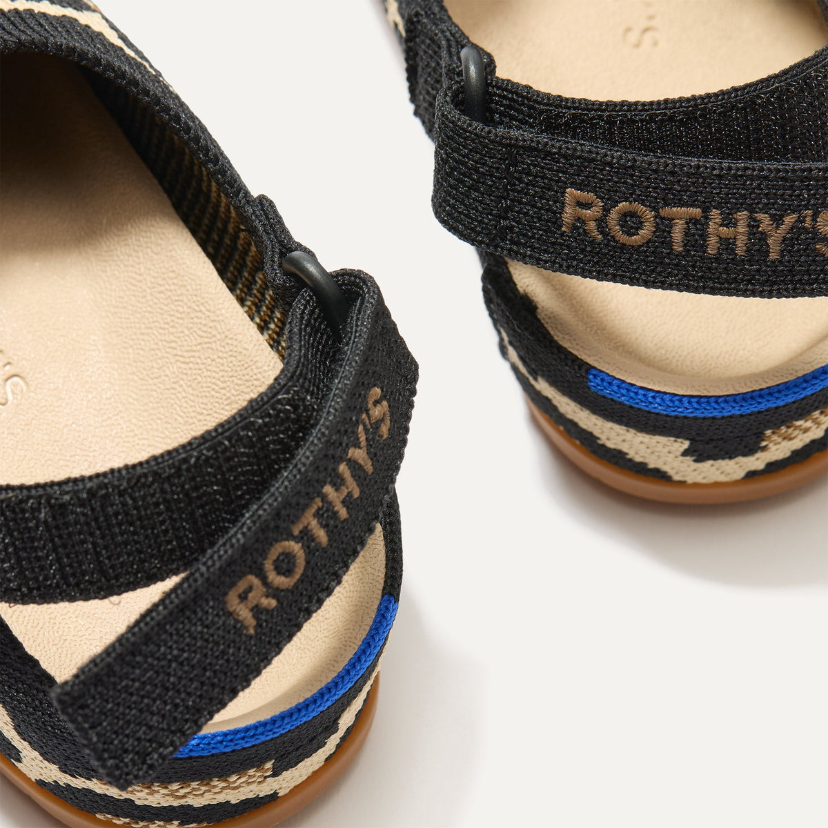 The Kids Clog in Original Desert Cat | Rothys Kids|New