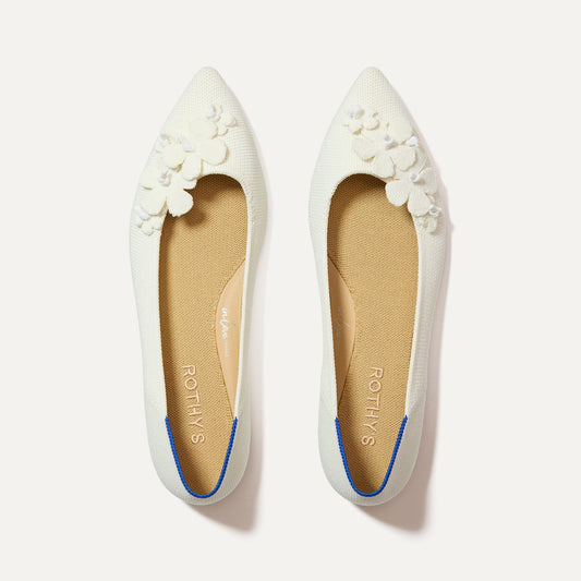 The Petal Point in White | Rothys Women