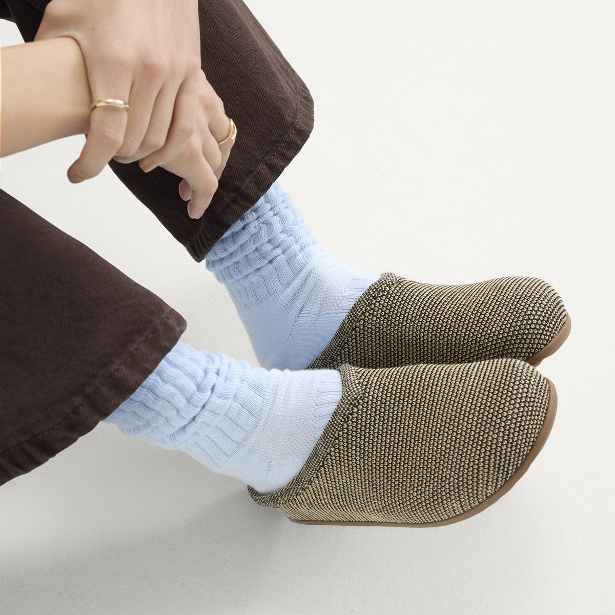The Casual Clog in Toffee Raffia-Knit | Rothys Women