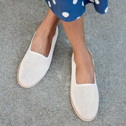 Women's Cruiser Loafer in White Raffia-Knit | Rothys Women|Men