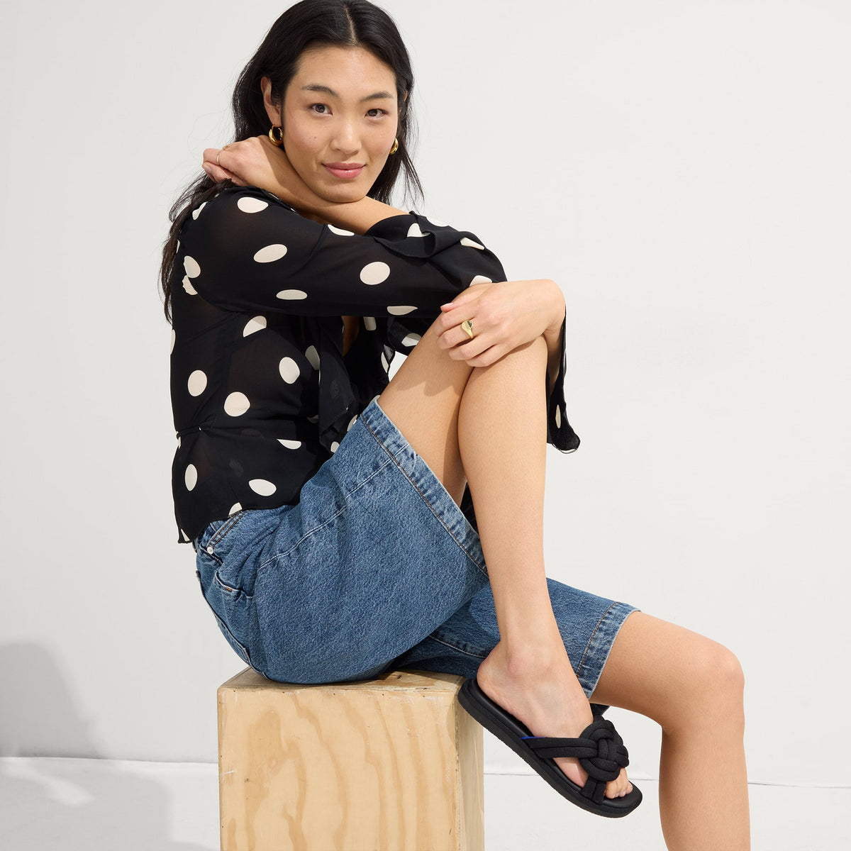 The Summer Sandal in Black | Rothys Women