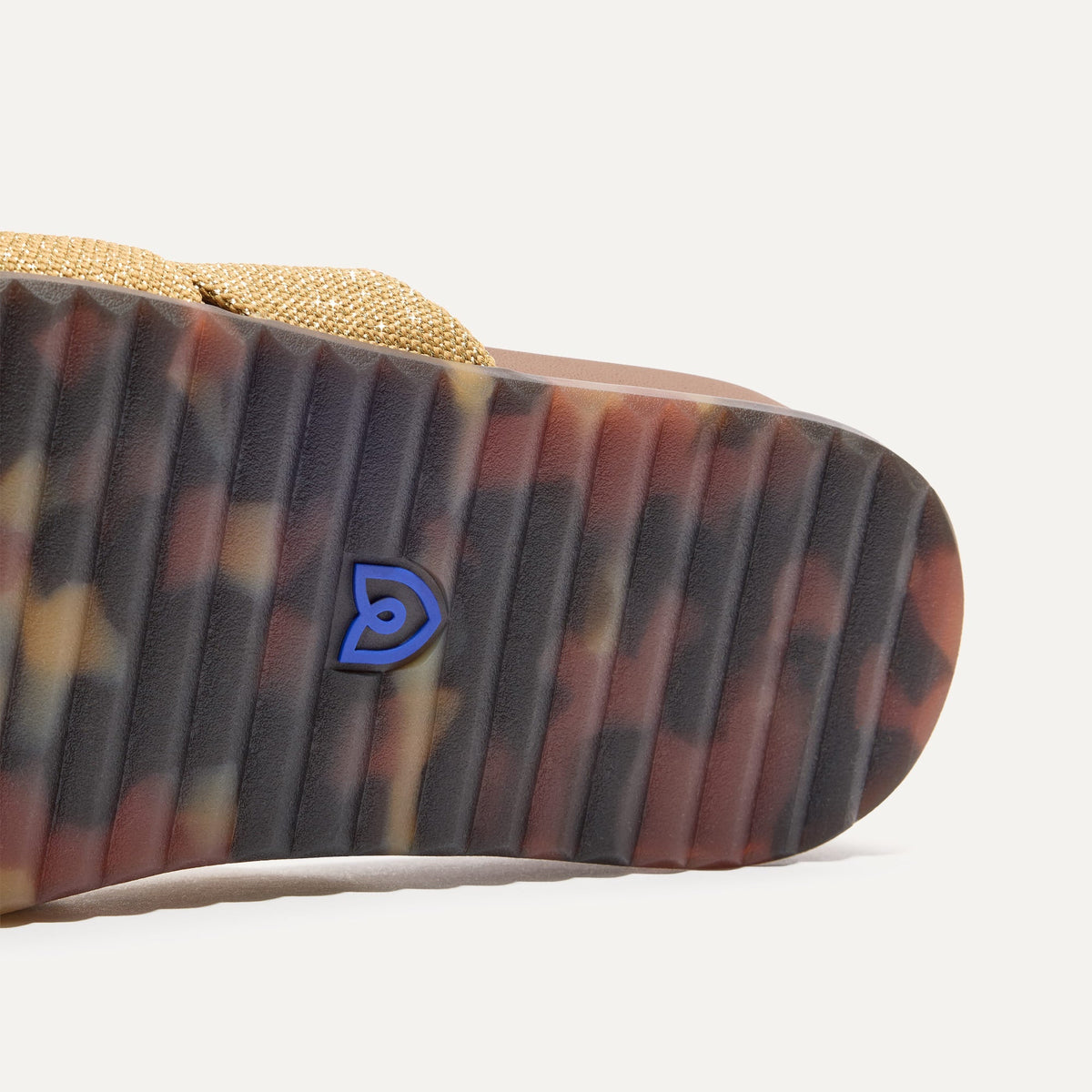 The Twist Slide in Metallic Golden Sun | Rothys Women