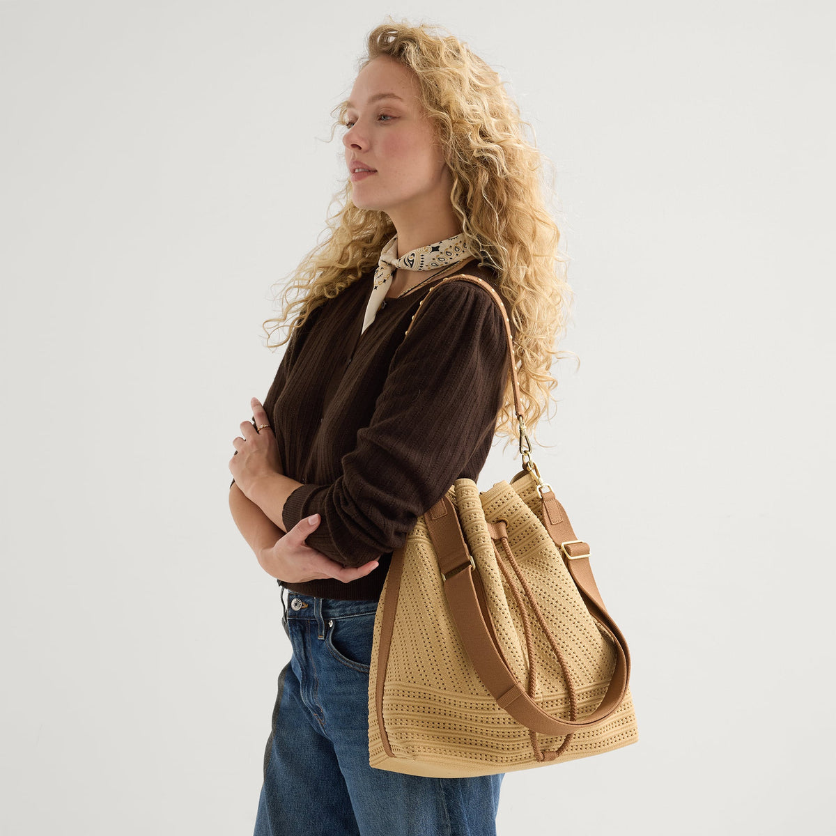 The Cinch Bucket Bag in Brown Butter Crochet | Rothys Women|Bags
