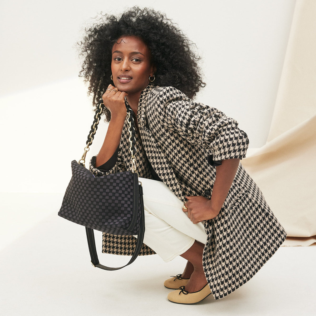 The Daily Crossbody in Black Sand | Rothys Women|Bags