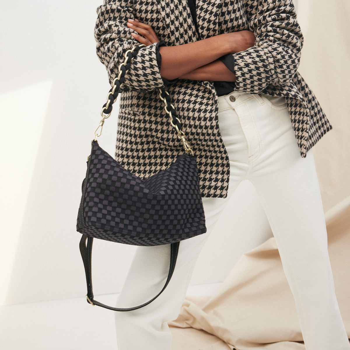 The Daily Crossbody in Black Sand | Rothys Women|Bags