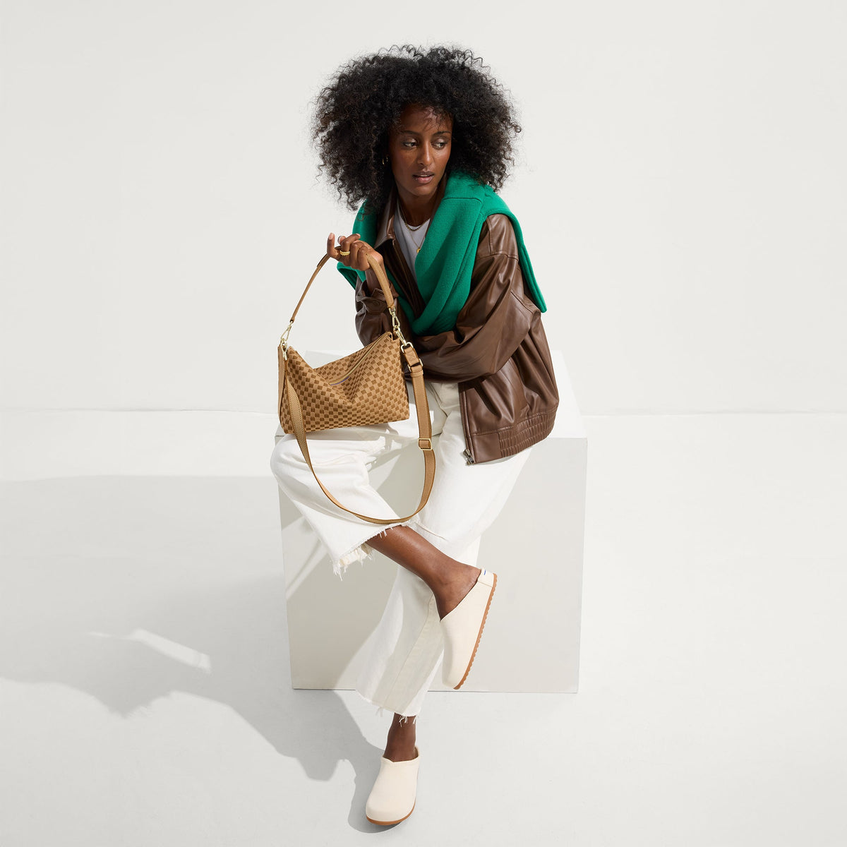 The Daily Crossbody in Hazelnut | Rothys Women|Bags