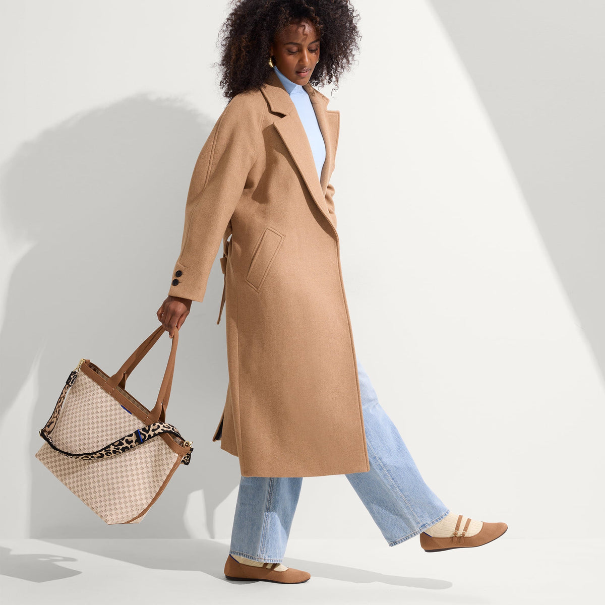 The Lightweight Zipper Tote in Vanilla Wafer | Rothys Women|Bags