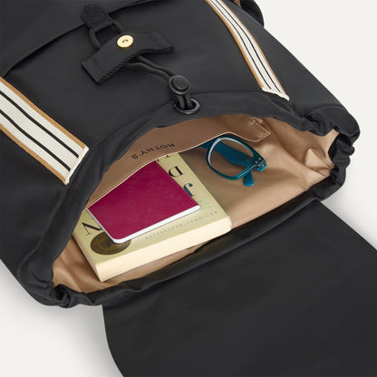 Lightweight Travel Cinch Backpack in Ink | Rothys Women|Bags