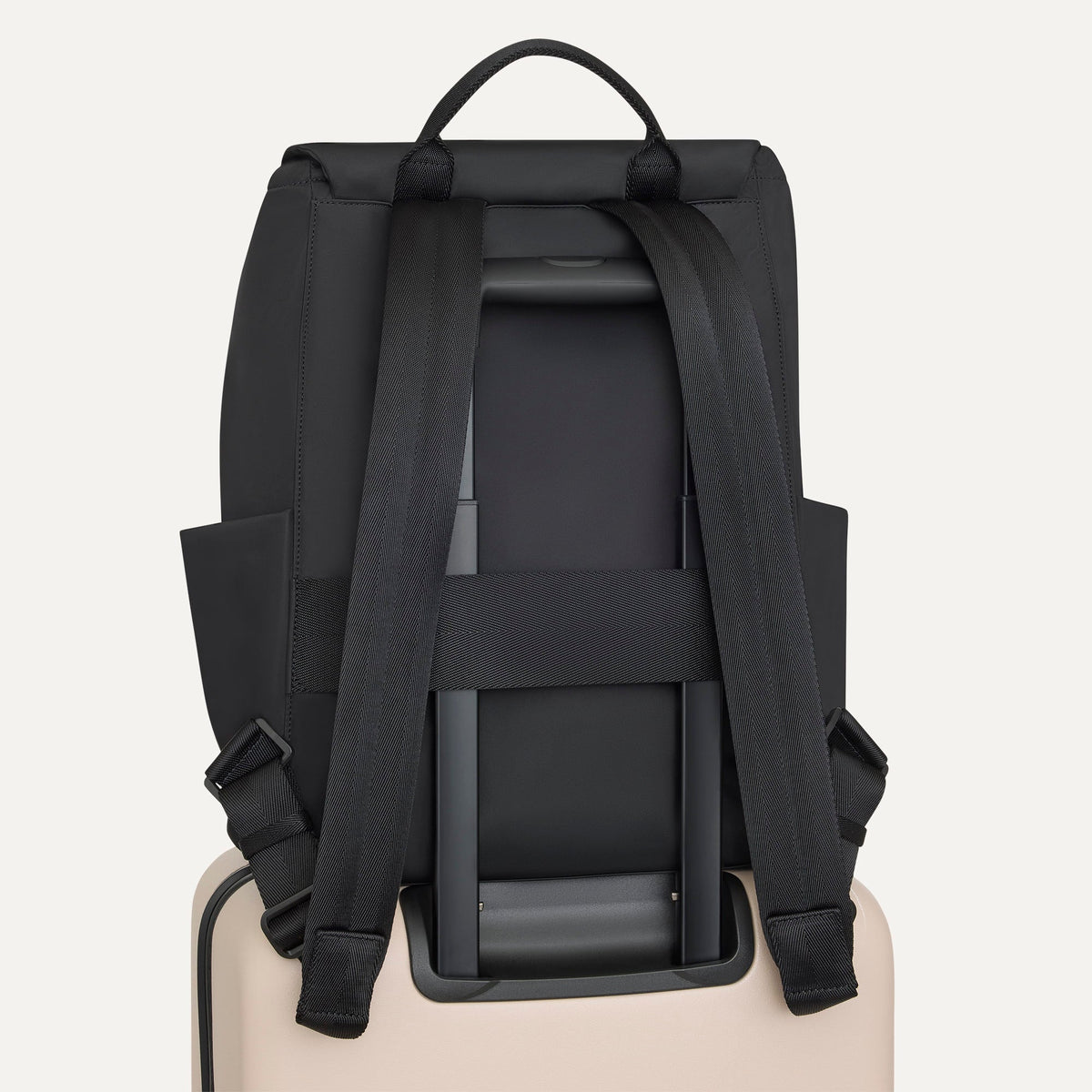 Lightweight Travel Cinch Backpack in Ink | Rothys Women|Bags