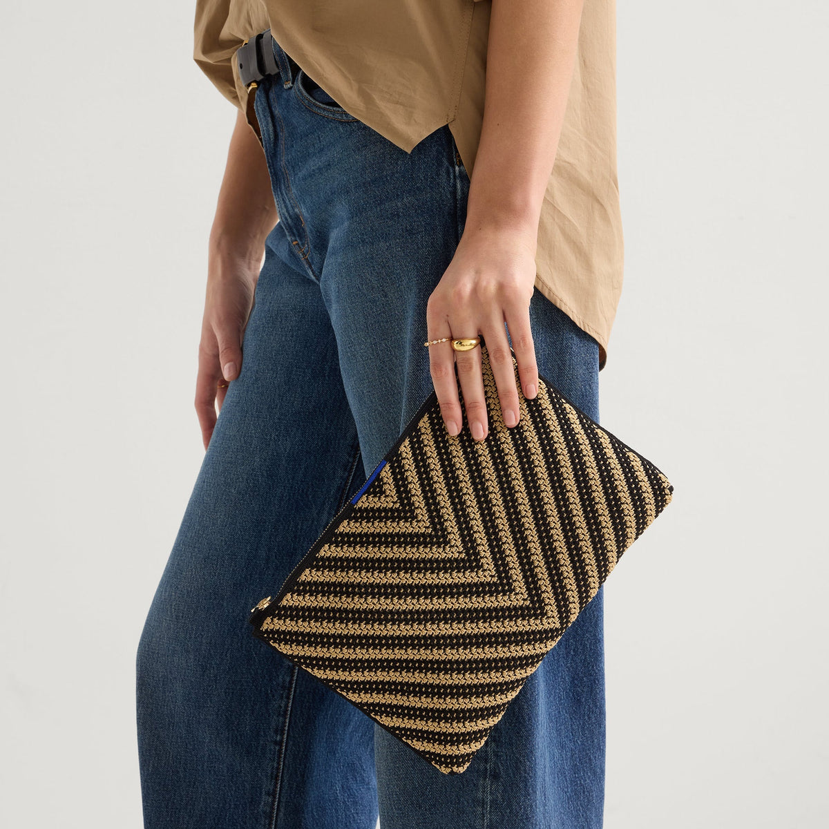 The Convertible Clutch in Toffee Chevron | Rothys Women|Bags