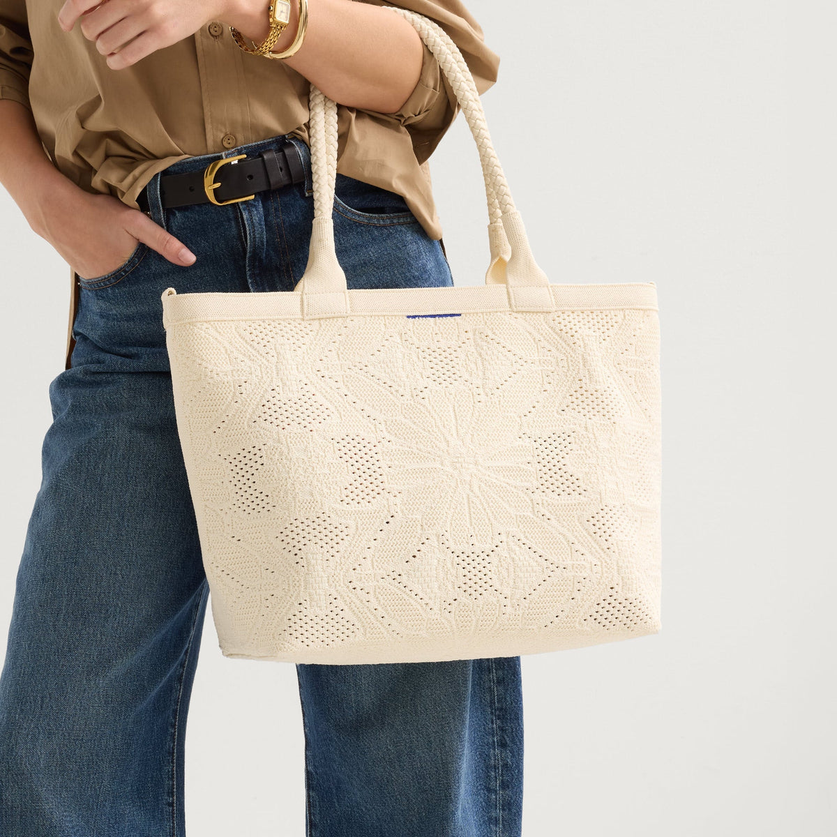 The Lightweight Zipper Tote in Moonflower | Rothys Women|Bags