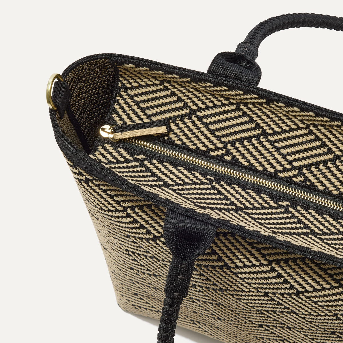 The Lightweight Zipper Tote in Polar Zig Zag | Rothys Bags