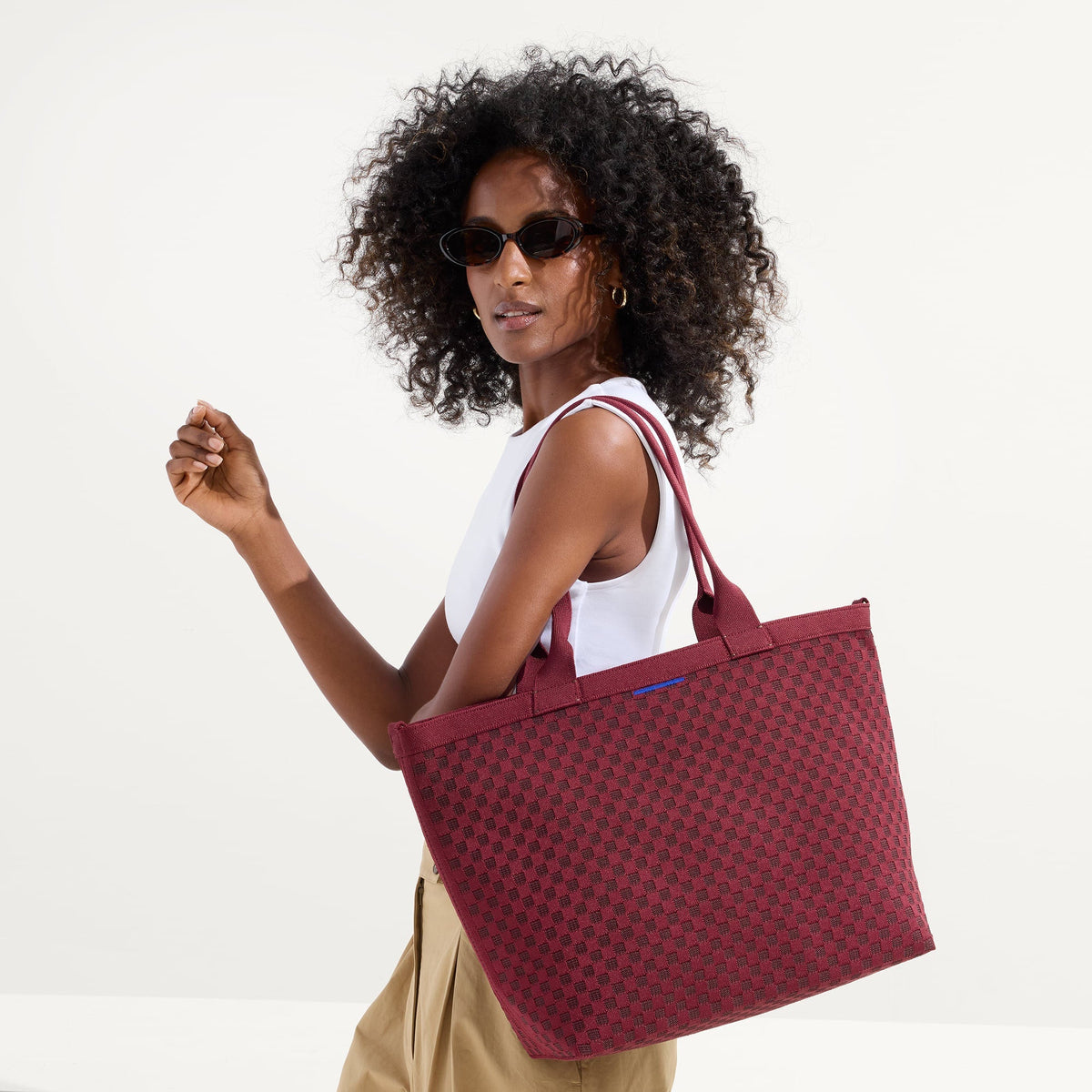 The Lightweight Zipper Tote in Cabernet Check | Rothys Bags