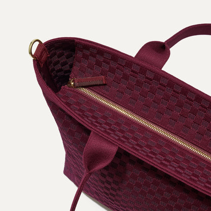The Lightweight Zipper Tote in Cabernet Check | Rothys Bags