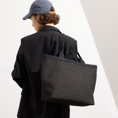 The Lightweight Zipper Tote in Night Song | Rothys Bags