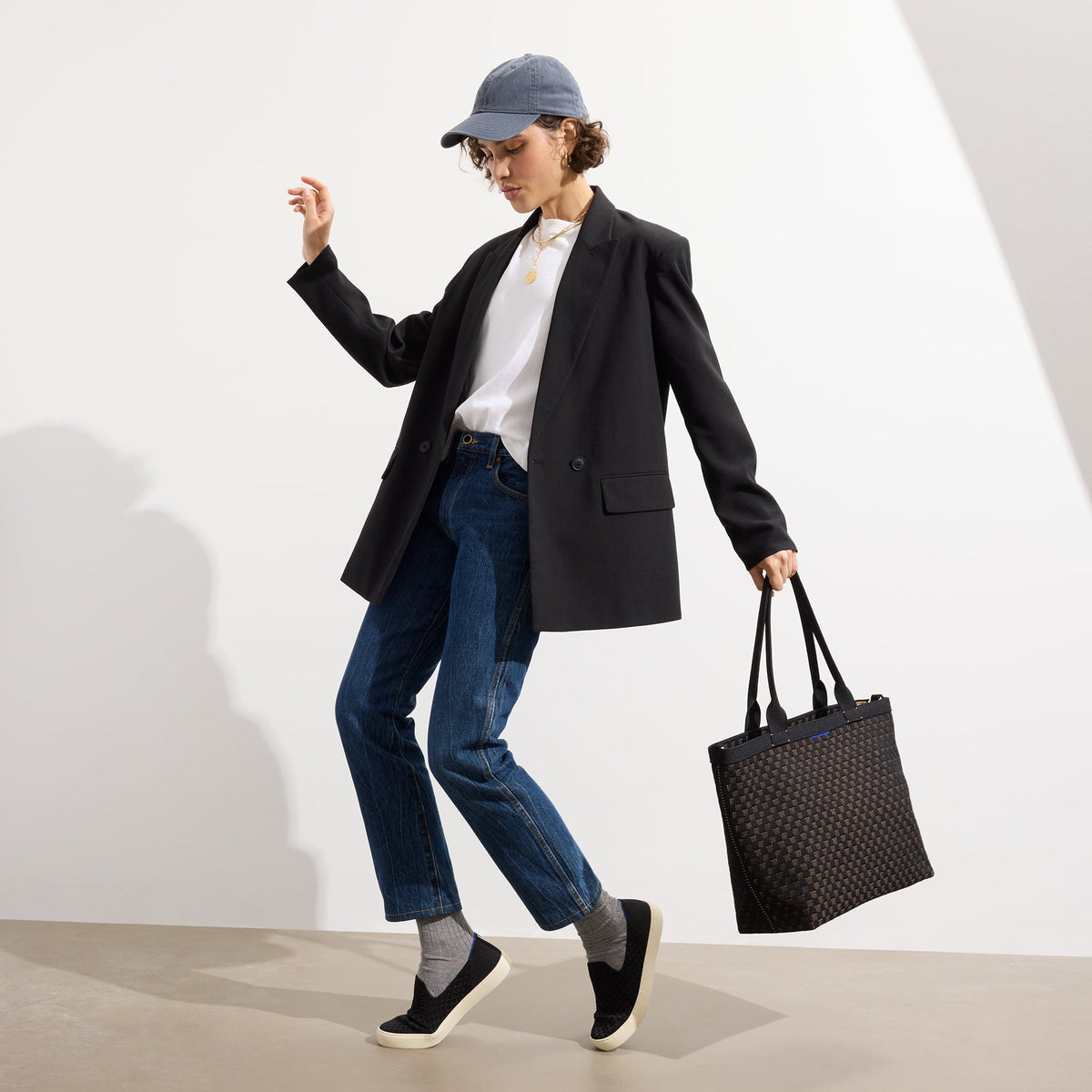 The Lightweight Zipper Tote in Night Song | Rothys Bags