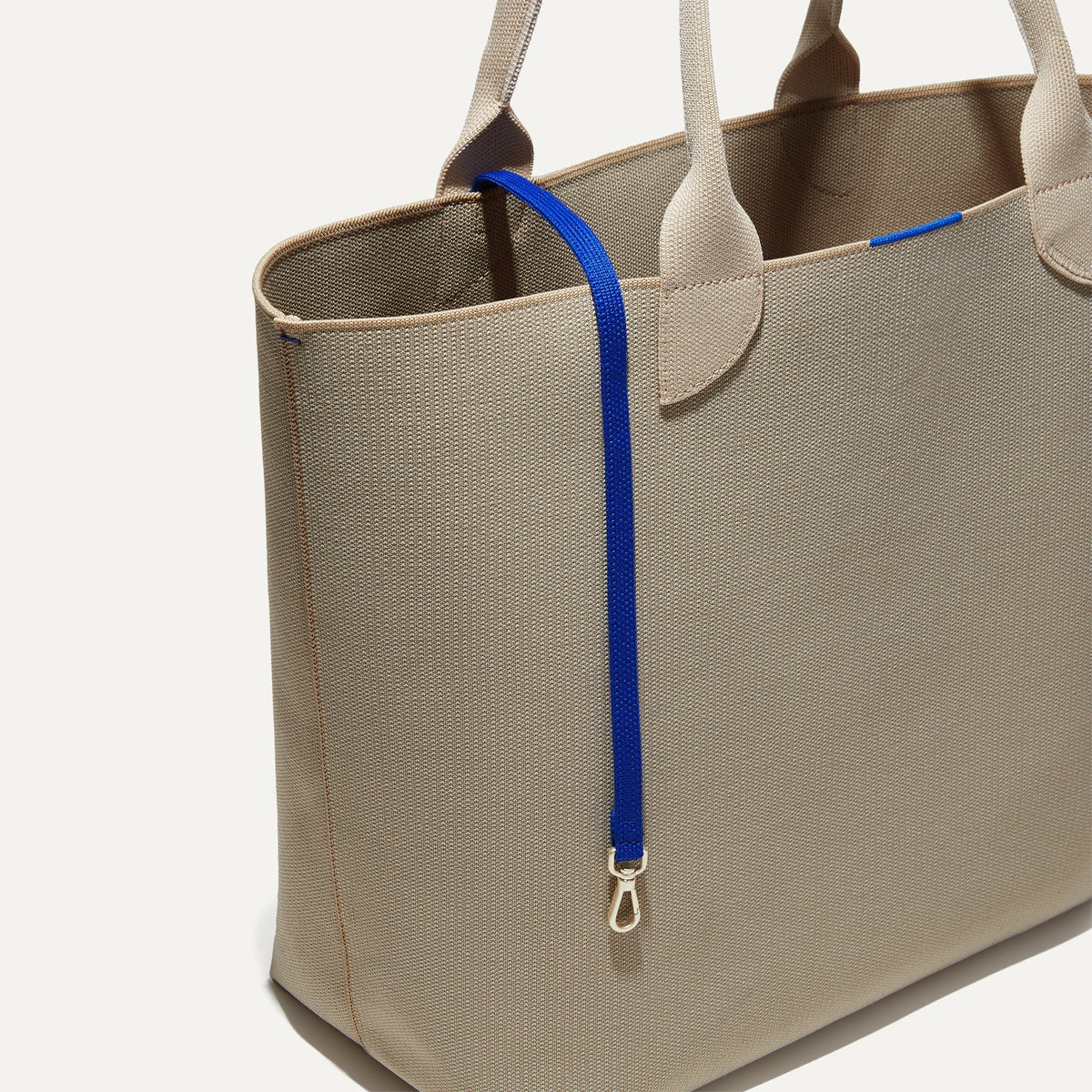 The Lightweight Tote in Soft Sesame | Rothys Bags