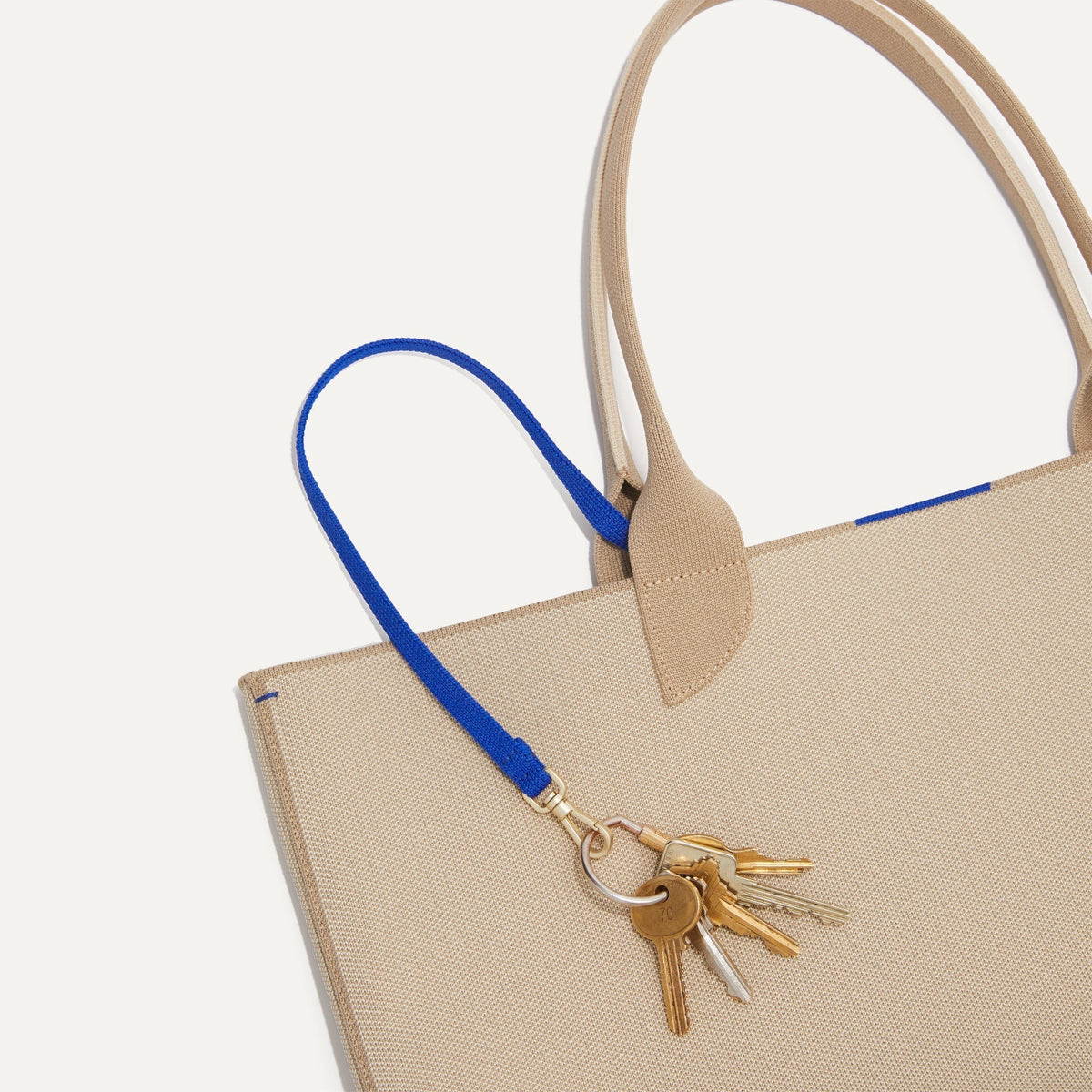 The Lightweight Tote in Soft Sesame | Rothys Bags