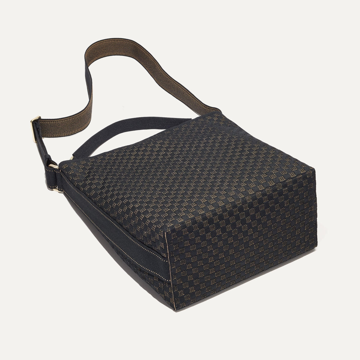 The Bucket Bag in Night Song | Rothys Bags