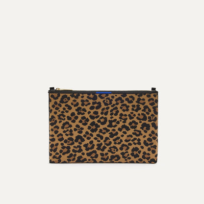 The Convertible Clutch in Toasty Cat | Rothys Bags
