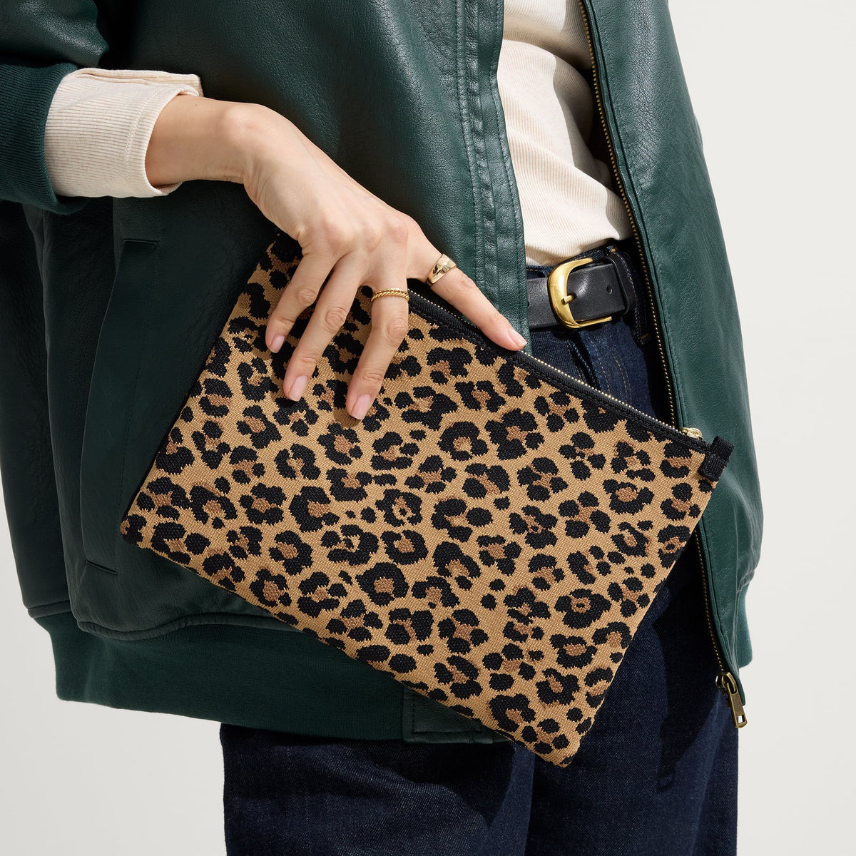 The Convertible Clutch in Toasty Cat | Rothys Bags