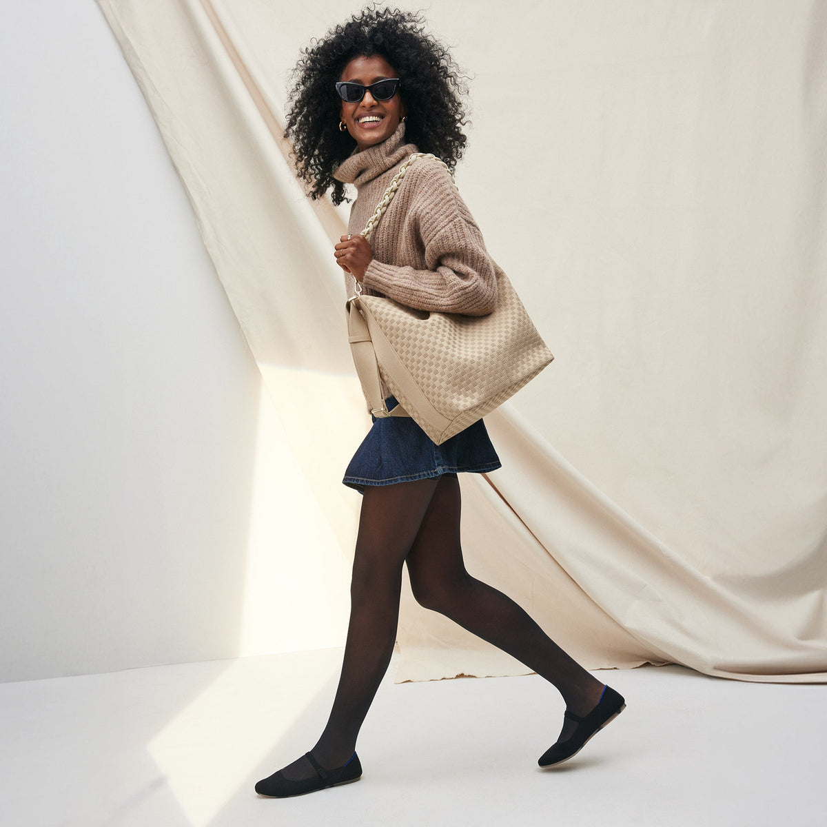 The Shoulder Strap in White Chain | Rothys Bags