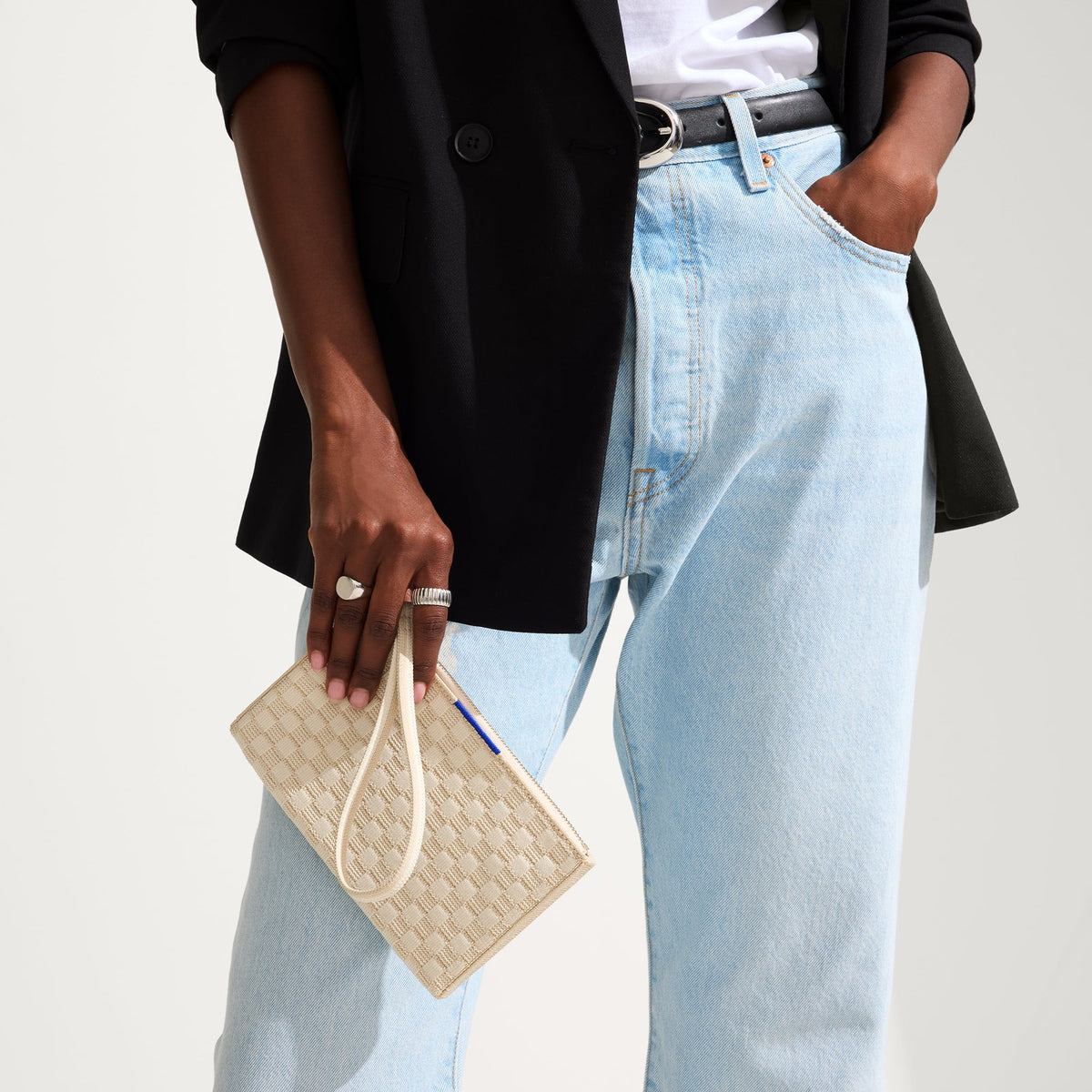 Wallet Wristlet in Vanilla Basketweave | Rothys Bags