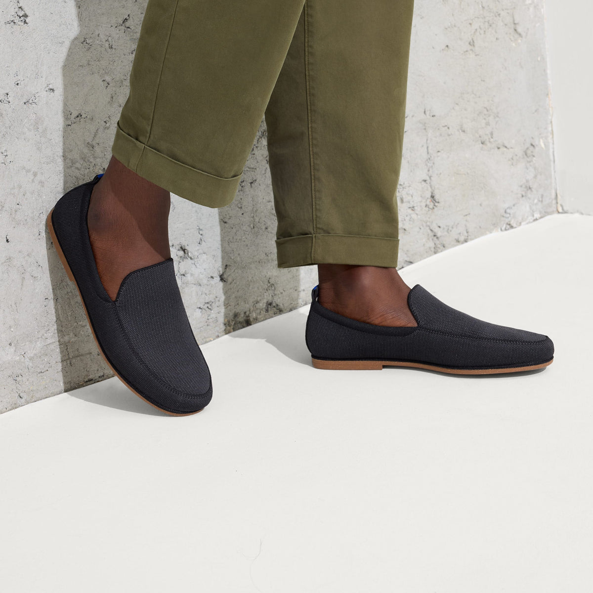 The Ravello Loafer in Stone Black | Rothys Men