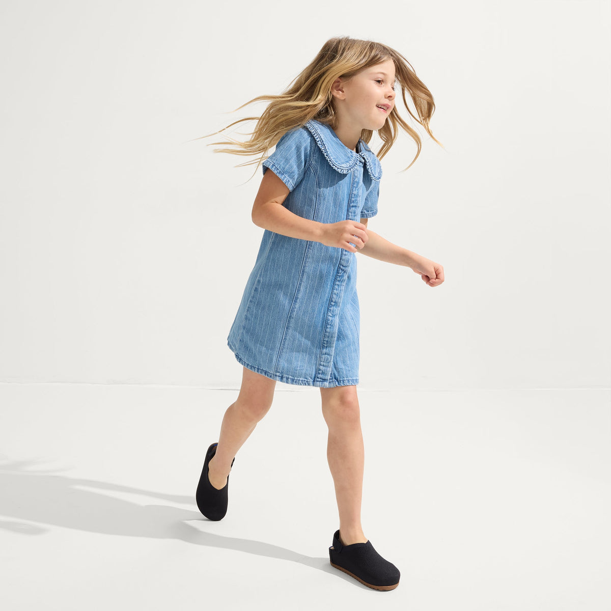 The Kids Clog in Original Black | Rothys Kids|New