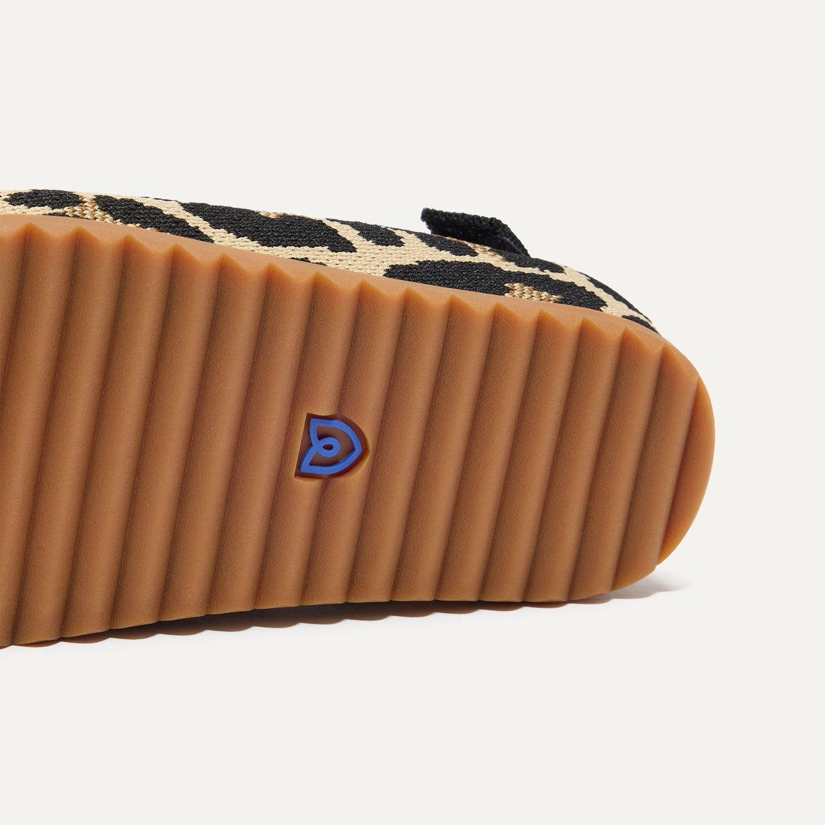 The Kids Clog in Original Desert Cat | Rothys Kids|New