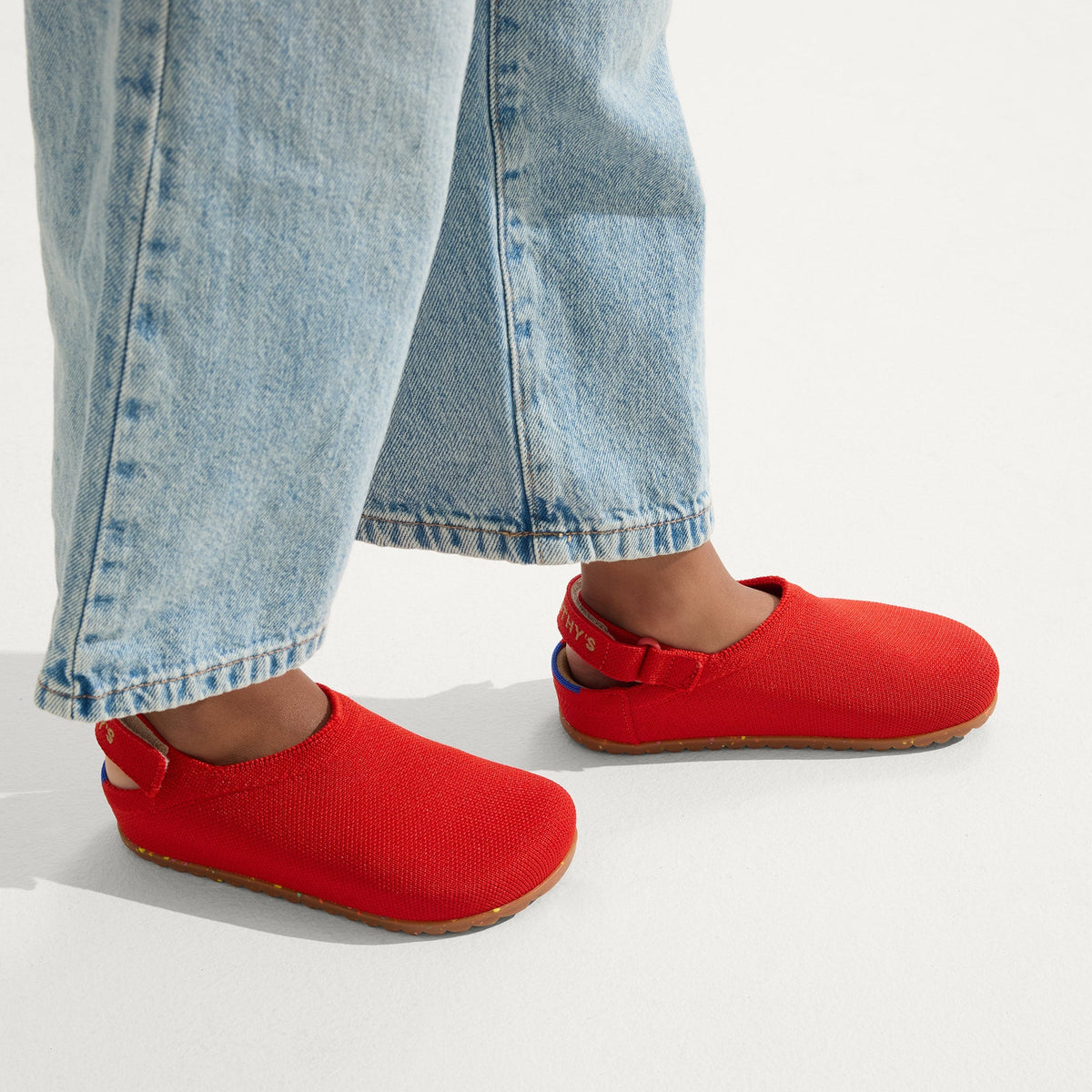 The Kids Clog in Firetruck Red | Rothys Kids|New