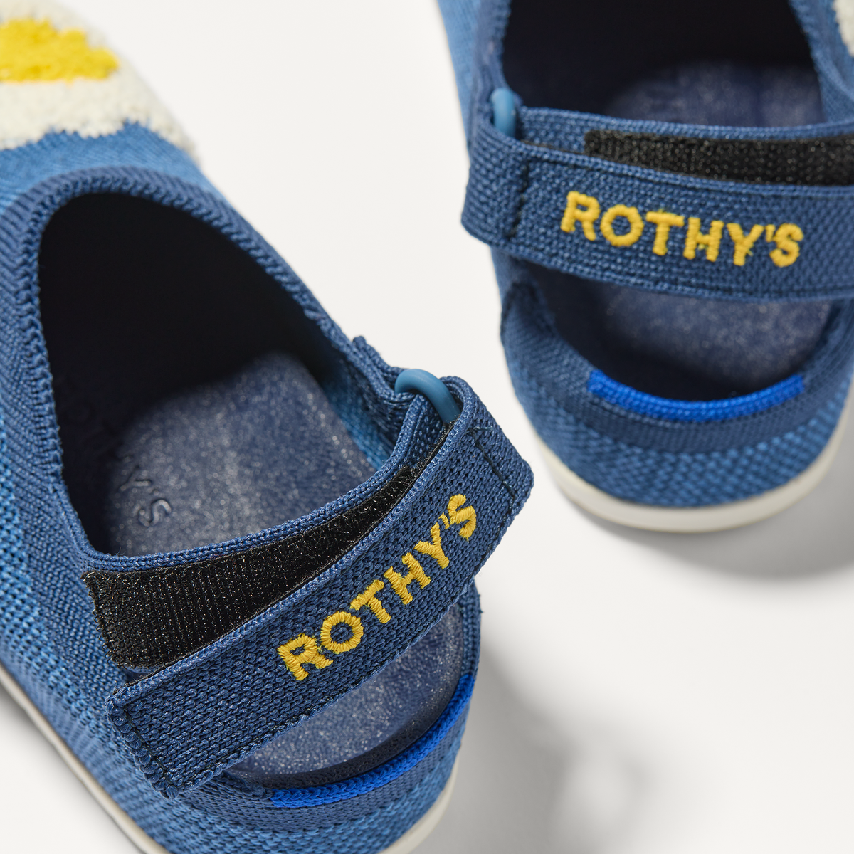 The Kids Clog in Indigo Daisy | Rothys Kids|New