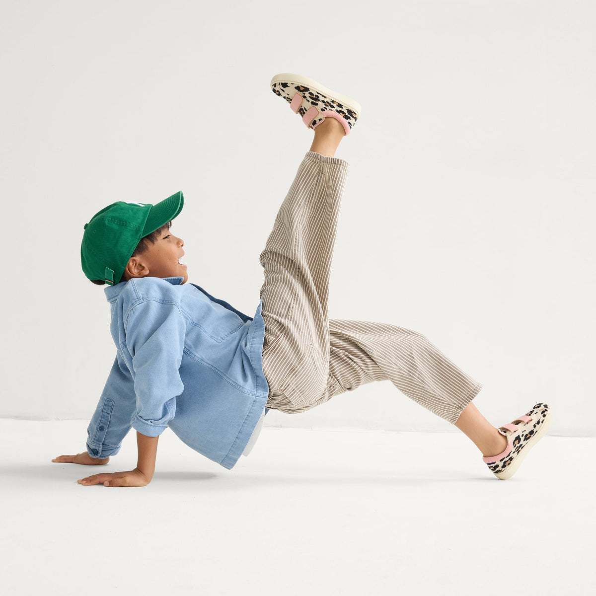 The Kids Strap Sneaker in Cat Blush | Rothys Kids|New