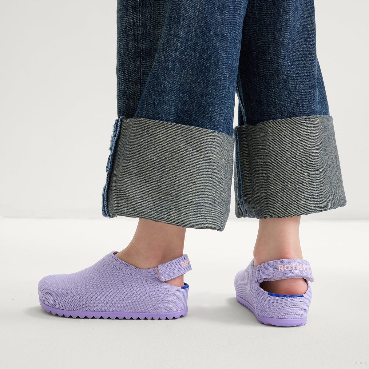 The Kids Clog in Soft Orchid | Rothys Kids|New