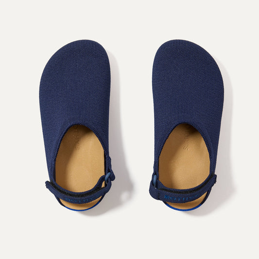The Kids Clog in Deep Navy | Rothys Kids|New