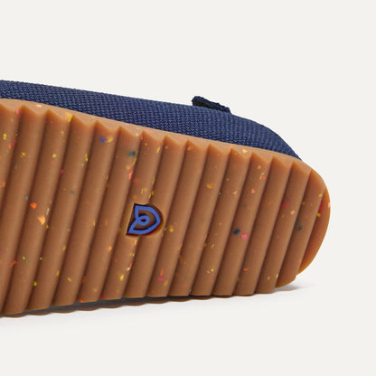 The Kids Clog in Deep Navy | Rothys Kids|New